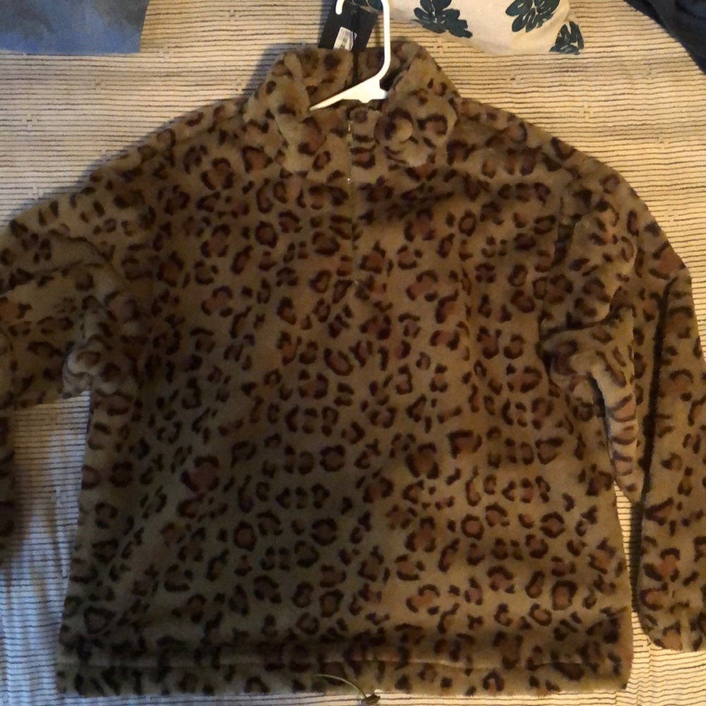 Leopard Print pullover
